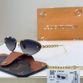 Picture of Louis Vuitton Sunglasses _SKUfw76300646fw